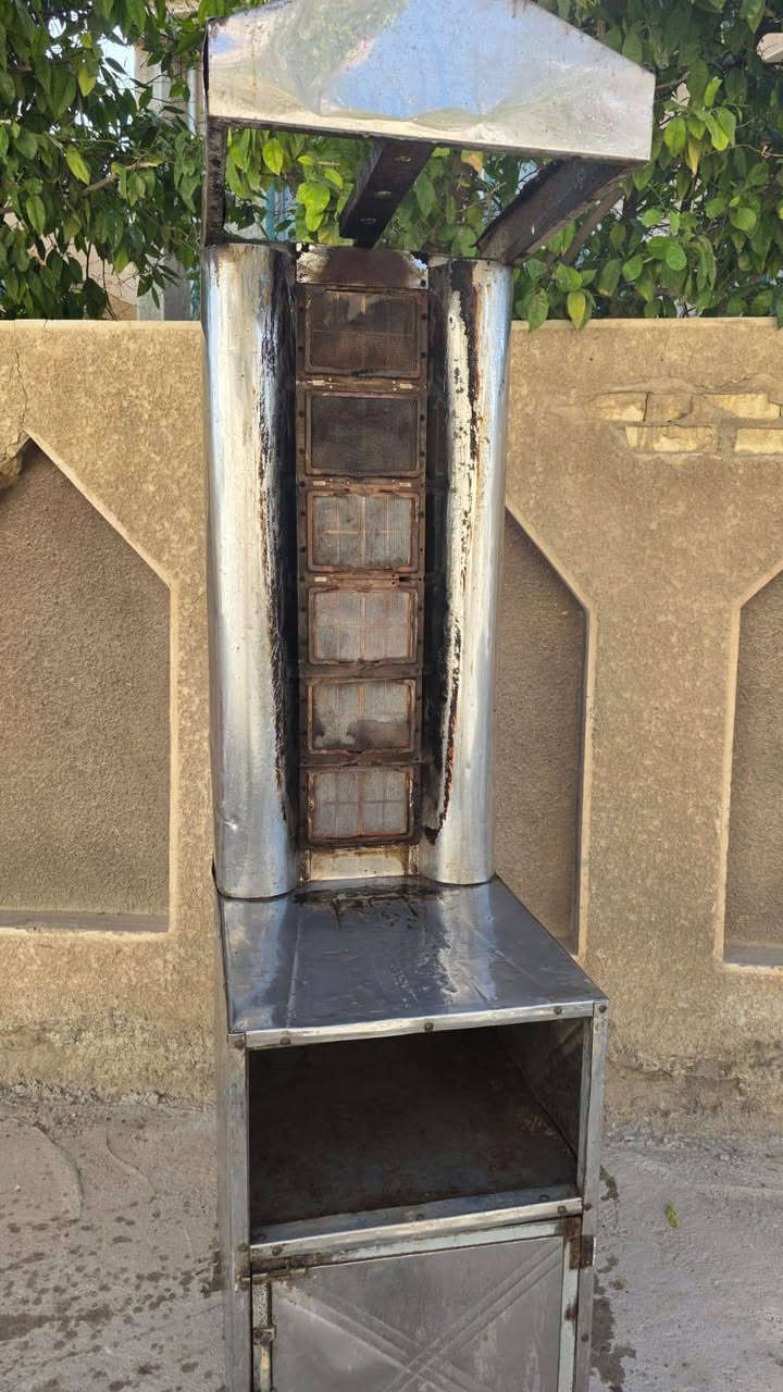 اغراض مطعم للبيع بسعر مناسب مستعجل شوايه قص مزدوجه دبل زائد شوايه كص ام ليشش ٦عيون شوايه دجاج  اتصل  ***********
