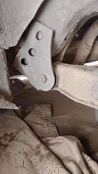 اوبل فكترا صندوق ضررها قاعدة الهوزن مكسورة والدكشن البارد فيه الحديدة ...