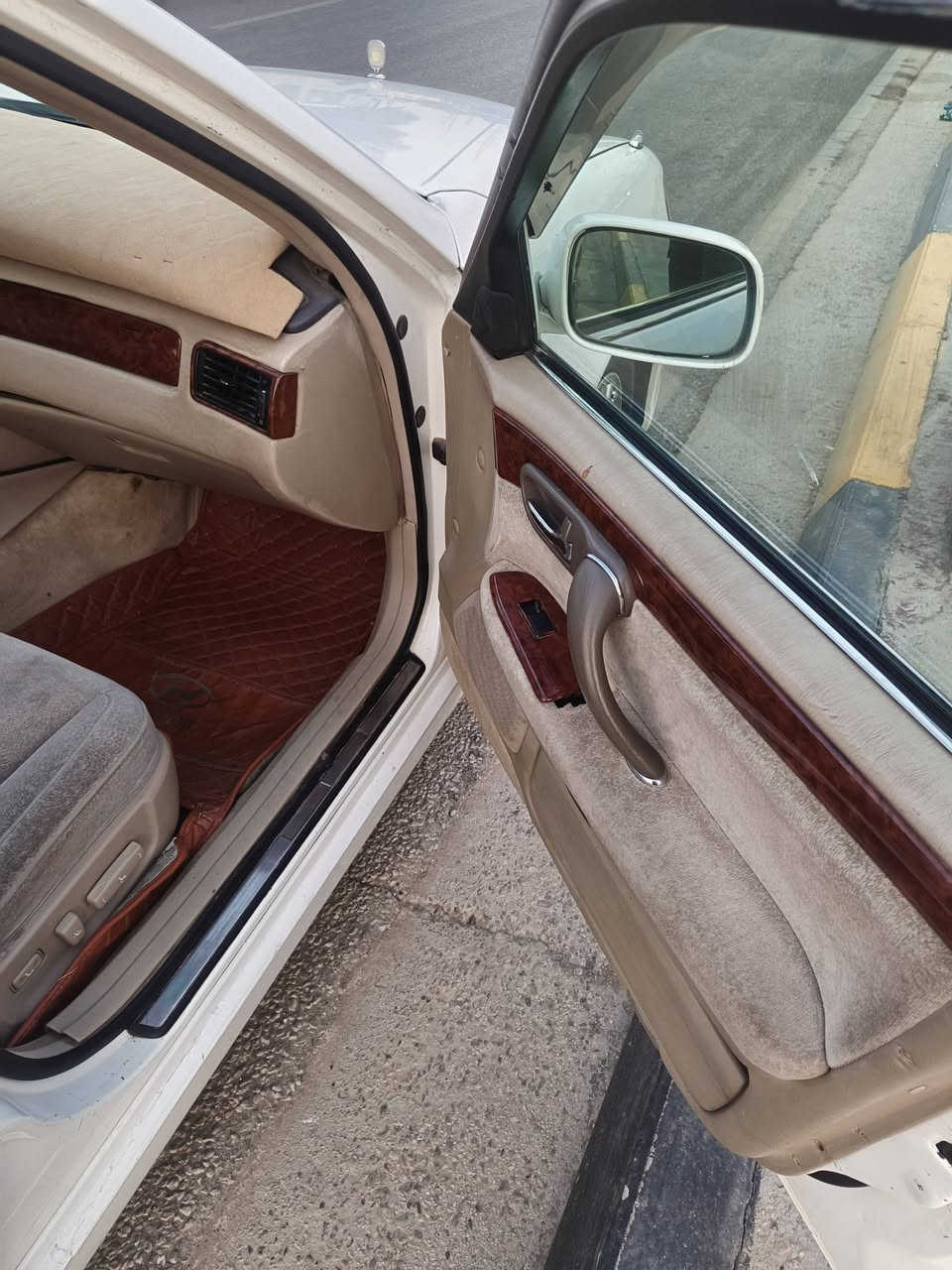 سلام عليكم من رخصه الادمن المحترم 
ملكه محرك ديفور الكبير رقم انبار انكليزي بأسمي مكفوله من الكصه ونقل الجثه شاصي ٧٥ تسجيل قديم مصبوغة عام حادثه لغود اماميه وحوظ الجنطه السعر ٩٥ وبيه مجال حك الجيه مكاني كربلاء للاستفسار خاص مفتوح


**إذا كنت صاحب هذا الإعلان وتريد حذفه لأي سبب، رجاءا أرسل رسالة إلى الدعم الفني**