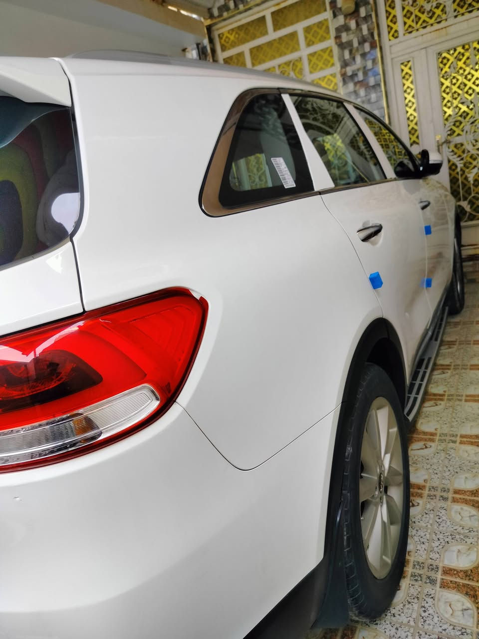 سلام عليكم
سورنتو موديل 16 خليجي 
6 سلندر 7 راكب 
ماشيه 100kmالف 
السونار مرفق بالصور 
حداديه تايرات باتري مكينه تبريد  وكير شرط مابيها اي نقص 
السعر 215
المكان ذي قار قضاء الفجر 
رقم الهاتف ***********
