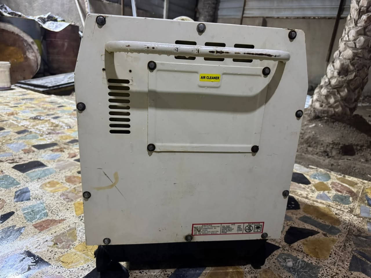 مولد استيراد اوربي 28امبير كاتم نضيفة لوك السعو 750هاتف 0773 439 8998
