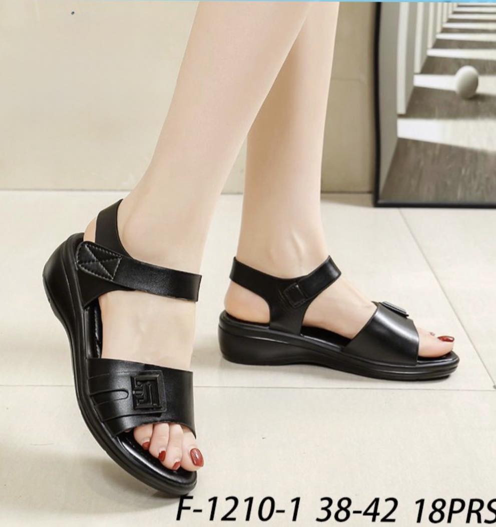 حذاء نسائية جديد 🦋طبي  10 الاف
الاناقه تبدّا من خطوتك 💓كوالتي عالي
✅مديلات عصريه تناسب كل إطلاله
✅راحه ➕اناقه 🟰كمال إطلاله 
✅متوفر كل الاوان كوالتي عالي 
للحجزوالطلب راسلونا على الأرقام التأليه
***********؟***********
لديناتوصيل إلى كافة المحافظات. العراقيه
