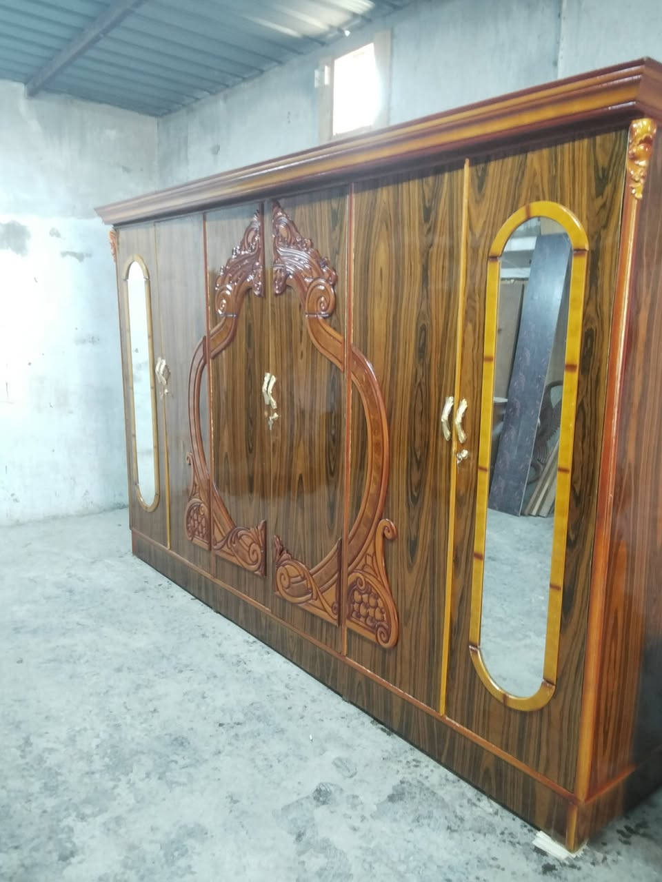 السلام عليكم غرفه مستخدمه استخدام قليل السعر 500 العنوان العزيزية شارع التربيه للستفسار على الرقم ***********
