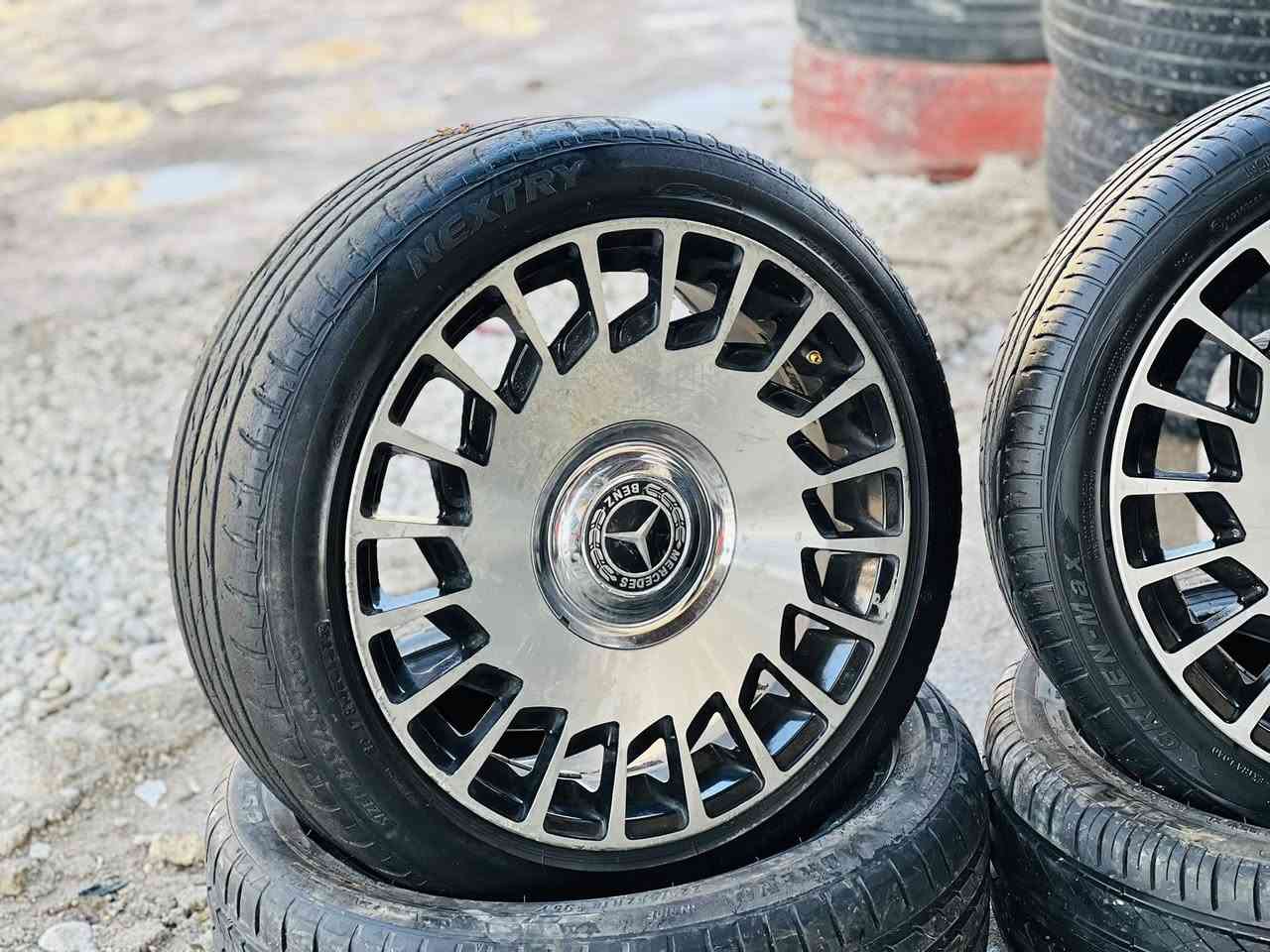 ویلی مایباخ بۆ فرۆشتو گۆڕینەوە درزوو تەقیوی نییە شکاوی نییە .
***********
***********.
سەیسایەق
