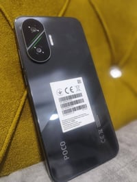 بوكو F7 • ٢٥٦/١٢ • شاشة OLED ١٢٠هرتز