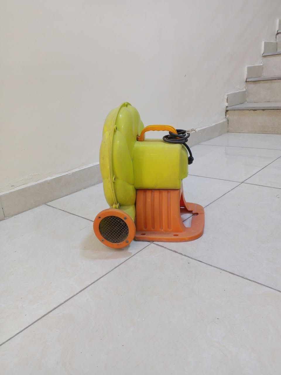 للبيع ماطور نفخ فقط المكان بغداد نفق الشرطة للاتصال ***********سعرها (100الف)
