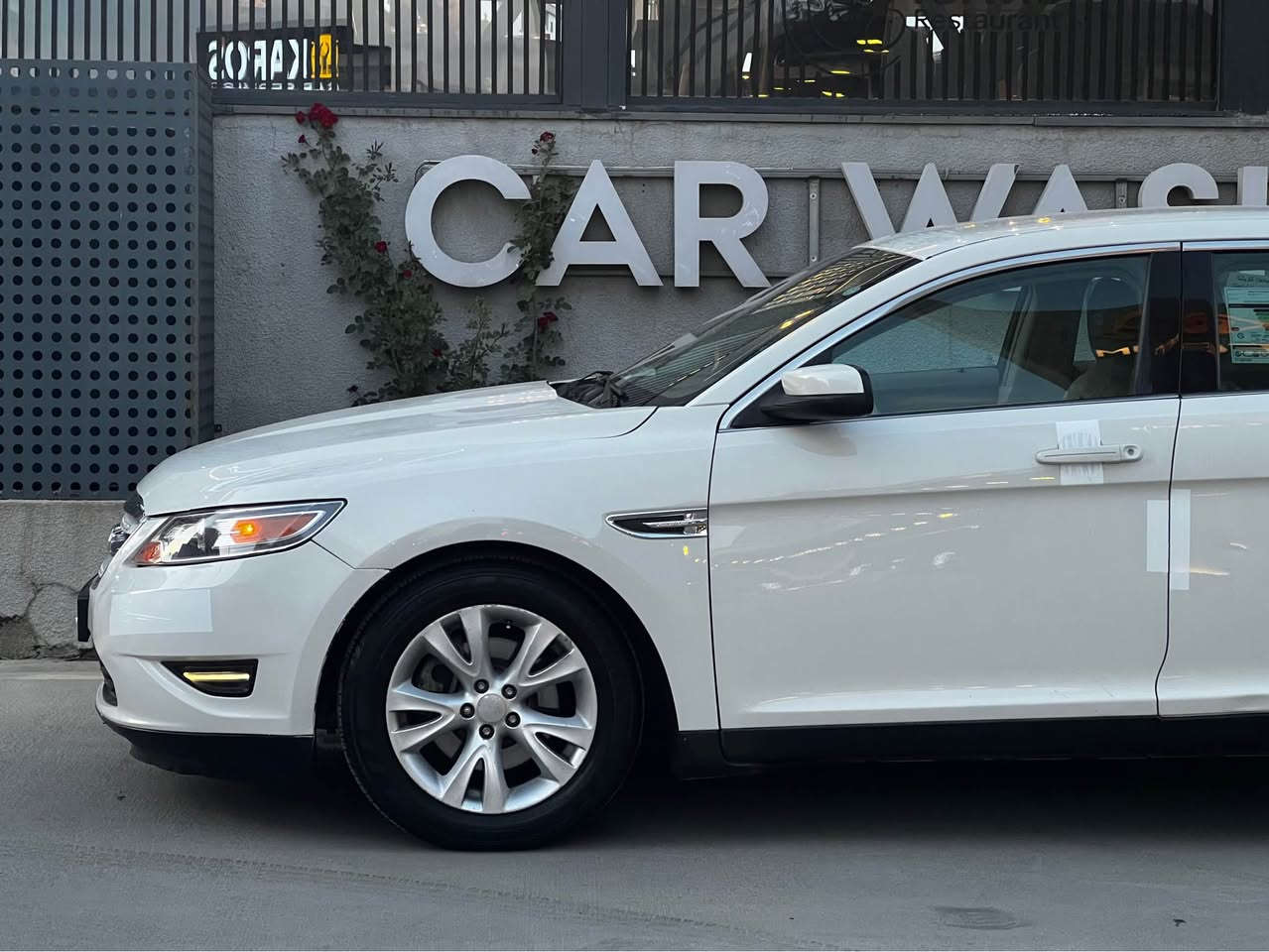 Ford taurus 2012
فۆرد تۆرەس ٢٠١٢
١٤٠ هەزار ڕۆشتوە
رەنگ سپ
فوول مواسەفات بەس سڵید نیە
گێر ئۆتۆماتیک و عادی و سپۆرت
گێر سەر سوکان (پادڵ شیفت)
سوکان ڤۆلیۆم 
تەحدید سورعە
سیستیم دەنگی سۆنی
ناو زەرد
حاسە
٣ سویچ بیلادی
کۆدی دەرگا
گڵۆپی ژێر ئاوێنە
ئاوێنە هیتەر
شەغال
سویچ کۆنترۆڵ
سیستیم چێک 
لایت ئۆتۆ
لایت لید و لیدی دەعامی
کامل سێرڤس کراوە 
پێش و دوا و ڕۆن و هایدرۆلیک و چوار تایەی تازە هەموو گیانی تازەیە
یەک چرکەی تیابو پارە ببڕە بە دڵی خۆت
گێڕ و مەکینە بە شەرتی ١٠ فیتەر
تەنها یەک پارچەی بۆیاخە 
نرخ : 103$ مەجال
***********
***********

* نوع السيارة: فورد تورس (Ford Taurus) موديل 2012
* المسافة المقطوعة: ماشية 40 ألف كيلومتر بس
* اللون الخارج: أبيض
* اللون الداخل: داخلي بيجي (أصفر)
* الصبغ: بيهه قطعة وحدة صبغ بس
* السعر: 103 ورقة ($10,300) وبيها مجال للشراي

‎🛠️ المواصفات (فول مواصفات عدا الفتحة)
* الكير: أوتوماتيك، عادي، وسبورت + شفتات بالستيرن (باديل شيفت)
* النظام الصوتي: مسجل وسستم صوت سوني (Sony) الأصلي
* التحكم والسرعة: تحكم ستيرن، مثبت سرعة (كروز كونترول)
* التكنولوجيا: كود على الباب، سستم تشيك، يجي وياها 3 سويتشات بلادية
* الإضاءة: لايتات أوتو، ليدات بكشافات الدعامية، ضوء ترحيبي جوة المرايات
* المرايات: مرايات هيتر (تدفئة)
* الحساسات: حساسات خلفية بلادية

‎🧼 وضع السيارة والميكانيك
* الخدمة (السيرفس): مسويلها سيرفس كامل (دهن ميكانيك، دهن هايدروليك، صدر أمامي وخلفي)
* التايرات: أربع تايرات جديدة
* الشرط: كير ومحرك بشرط 10 فيترية، السيارة جديدة وما بيها أي نقص أو رفة

‎📞 أرقام الاتصال
* ***********
* *********** السليمانية, العراق

