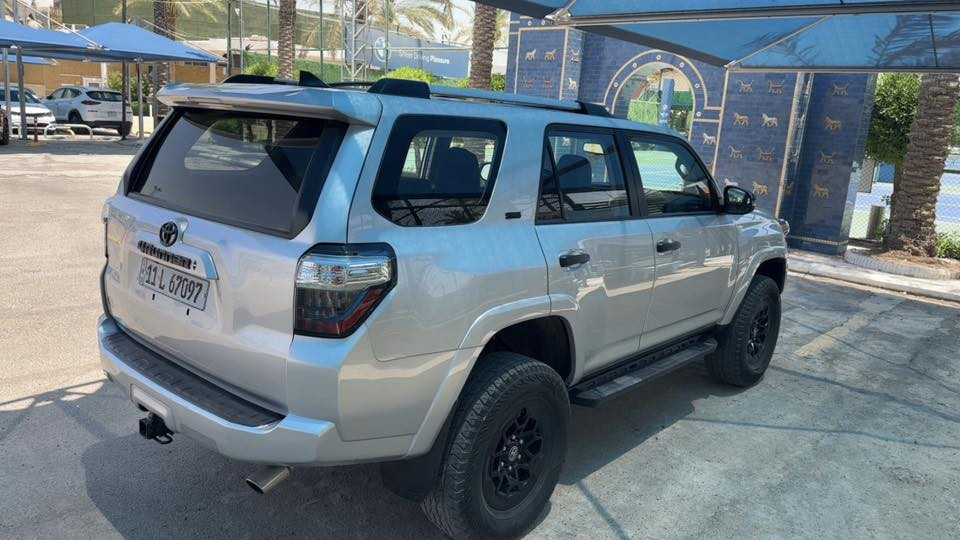 تويوتا فورنر 2022
فول ( بريموم )
ماشية 26
صبغ بنيد ودعامية
بدون دواخل 
لايتات اصلية
سيارة جديدة فول مواصفات
وبيها اضافات وترفيع 
فورويل
5 راكب
السعر 32500$
***********
