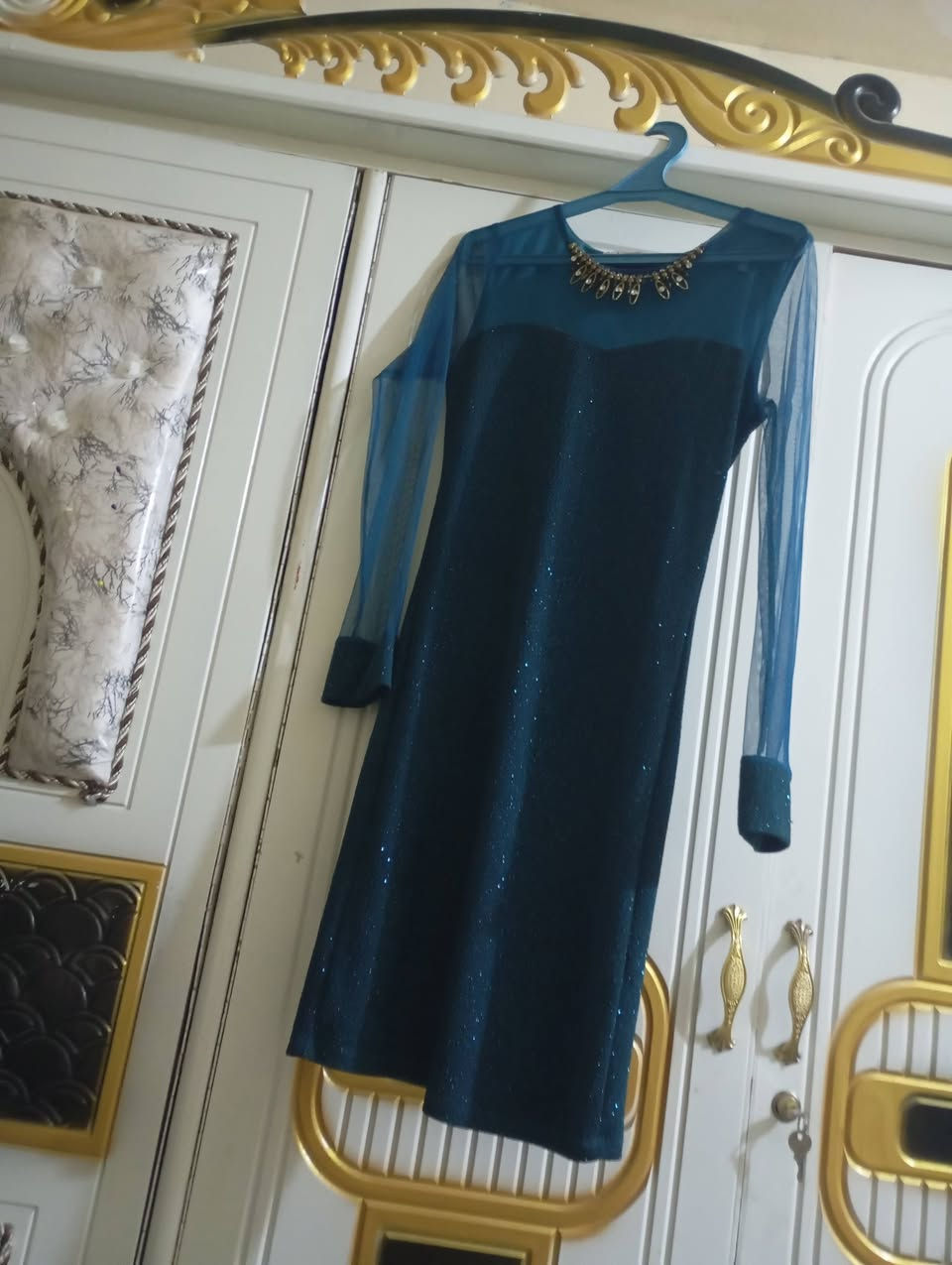 مرحبا بنات عندي هذني الفساتين شتريتهن  لعرس اخويه ولبستهن مره واحده وريد ابيعهن


**إذا كنت صاحب هذا الإعلان وتريد حذفه لأي سبب، رجاءا أرسل رسالة إلى الدعم الفني**