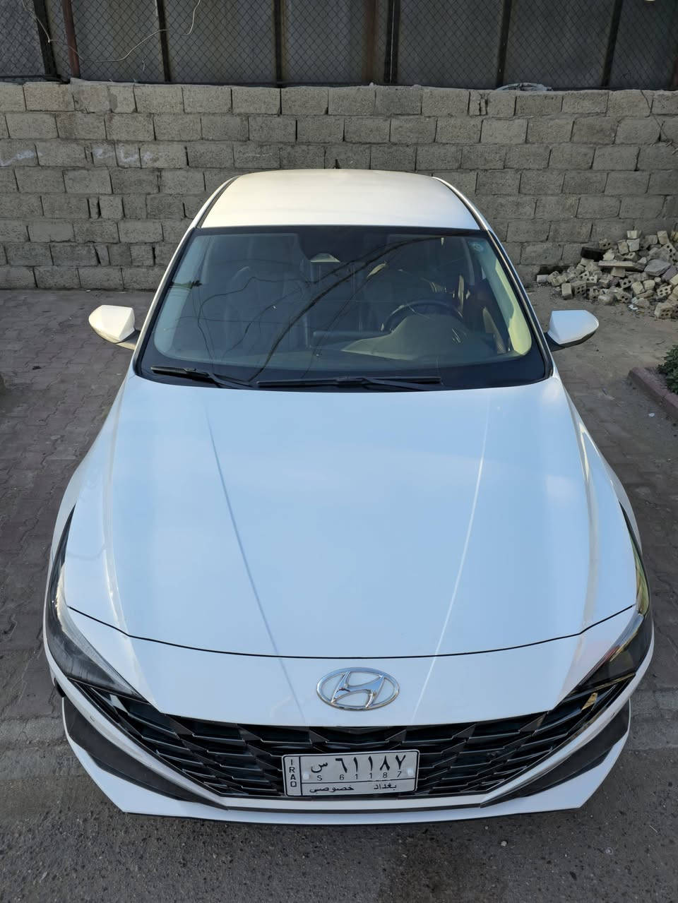 افانتي ٢٠٢١ وارد كوري بانزين
المواصفات فووول :
تدفئة تبريد بالكشنات
نظام ملاحة
كار بلي و اندرويد اوتو
نقاط عمياء 
رادارات امامي خلفي 
اوتو هولد
هاند بريك بصمه
مثبت سرعه
كشنات جلد
السيارة كلش نظيفه 
كير محرك كفاله
رقم بغداد بأسمي
حادثها جنطه وشبر من الجاملغ تعدل بارد ونصبغ ويمي نضربت جاملغ امامي وحافة باب الصدر 
المكان حي اور 
الرقم/***********
السعر ١٣٥ وبيها مجال بسيط حك الجيه
