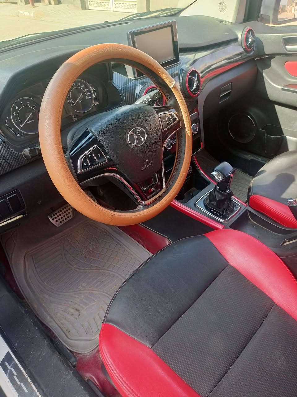 السلام عليكم
بايك X25 موديل 2019 تحويل ثاني يوم  
مكينة 1500 ياباني بيها طخات بسيطة 
مكينة وگير ع الفحص 
تبريد السياره جاهزه رقم قادسيه
سعرها  78ورقه وبيها مجال
الاتصال على الرقم*********** مكان السياره ديوانيه
