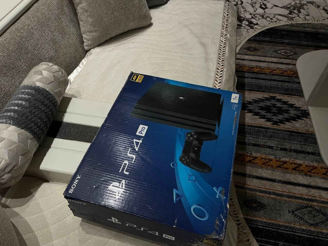 🎮 للبيع PS4 Pro سعة 1 تيرا
الجهاز مامفتوح أبدًا ونظافته 100%، وشغله ممتاز وما بي أي مشاكل.
المرفقات: ✅ جويستك عدد (2) أصلية.
الأولى: بيها عطل بالقير (الأنالوك) الأيمن، والعطل ينصلح.
الثانية: أصلية من سوني (نسخة تركيا)، وما بيها أي عطل وتشتغل 100%.
💰 السعر: 250 ألف دينار عراقي.
📲 للاستفسار، تواصل وياي على الواتساب: ***********
