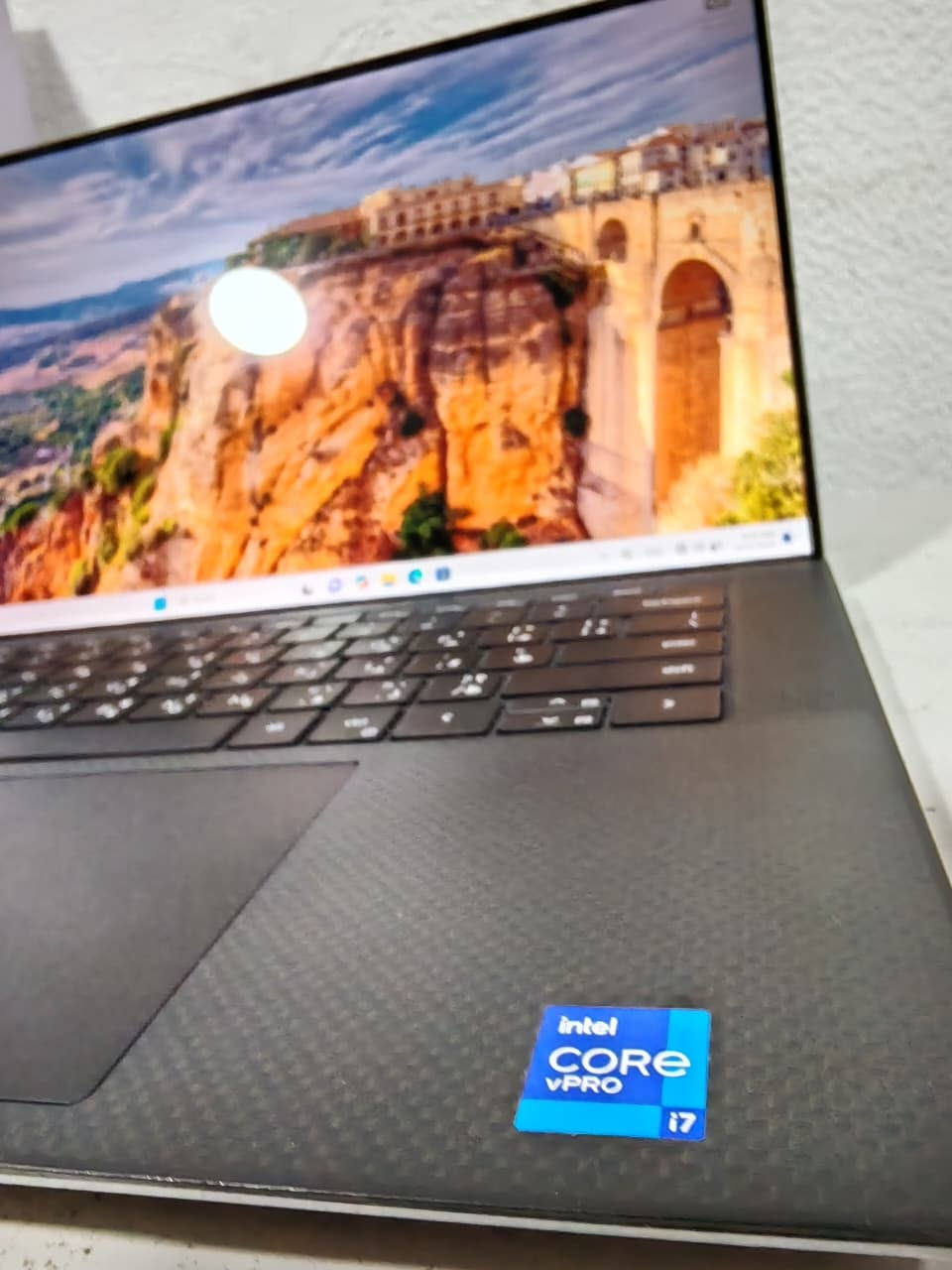 💥 التصميم الجديد من شركة Dellبكارت شاشة RTX A2000

و معالج  i7الجيل الحداشر H 💥 

✅ Dell Precision 5560

 من اقوي موديلات شركة ديل 

✅ CPU : Core i7-11850H 

معالج i7 جيل الحادي عشر H

✅ Ram : 16G PC4  3200V 

قابل للزيادة حتى 64G مع دفع الفرق

✅ Hard : SSD 512G M.2 NVME

ممكن تركب هاردين في الجهاز من نوع NVMe و الهاردين ممكن تزود مساحتهم زي ما انت عايز

اللاب بيجي بكارتين شاشة 

✅ GPU 1 : NVIDIA RTX A2000 4G

الكارت ٤ جيجا فعلي بيشغل الالعاب التقيلة و شغل الهندسة و الجرافيك العالي تقدر تشوف ليه مراجعه علي اليوتيوب

✅ GPU 0 : intel UHD

✅ Screen : 15.6 4K Frameless

الشاشة 15.6 بوصه بدقة 4K بحواف صغيرة جدا ( 3840 × 2160 )

مداخل و مخارج اللاب✅

3 Type C للشحن و نقل الداتا  & SD 

Card & و فتحت السماعة زي الموبيل

✅ Charger Original 130W Type C

اللاب بيجي معاه الشاحن 130W الاصلي 

✅ Keyboard : Backlight

كيبورد : موضيء شيك جدا

كاميرة,,وايرلس ,, واي فاي ✅

✅ Face iD

بصمة عين طلقه

✅ Finger Print 

بصمة صباع زي الموبيل في زرار الباور

سعر نهائي خصم ولفتره محدوده

الدفع

كاش او اي محفظه الكترونيه - 

متاح الدفع او التقسيط بفيزا مشتريات 

الصور حقيقية للاب نفسه


**إذا كنت صاحب هذا الإعلان وتريد حذفه لأي سبب، رجاءا أرسل رسالة إلى الدعم الفني**