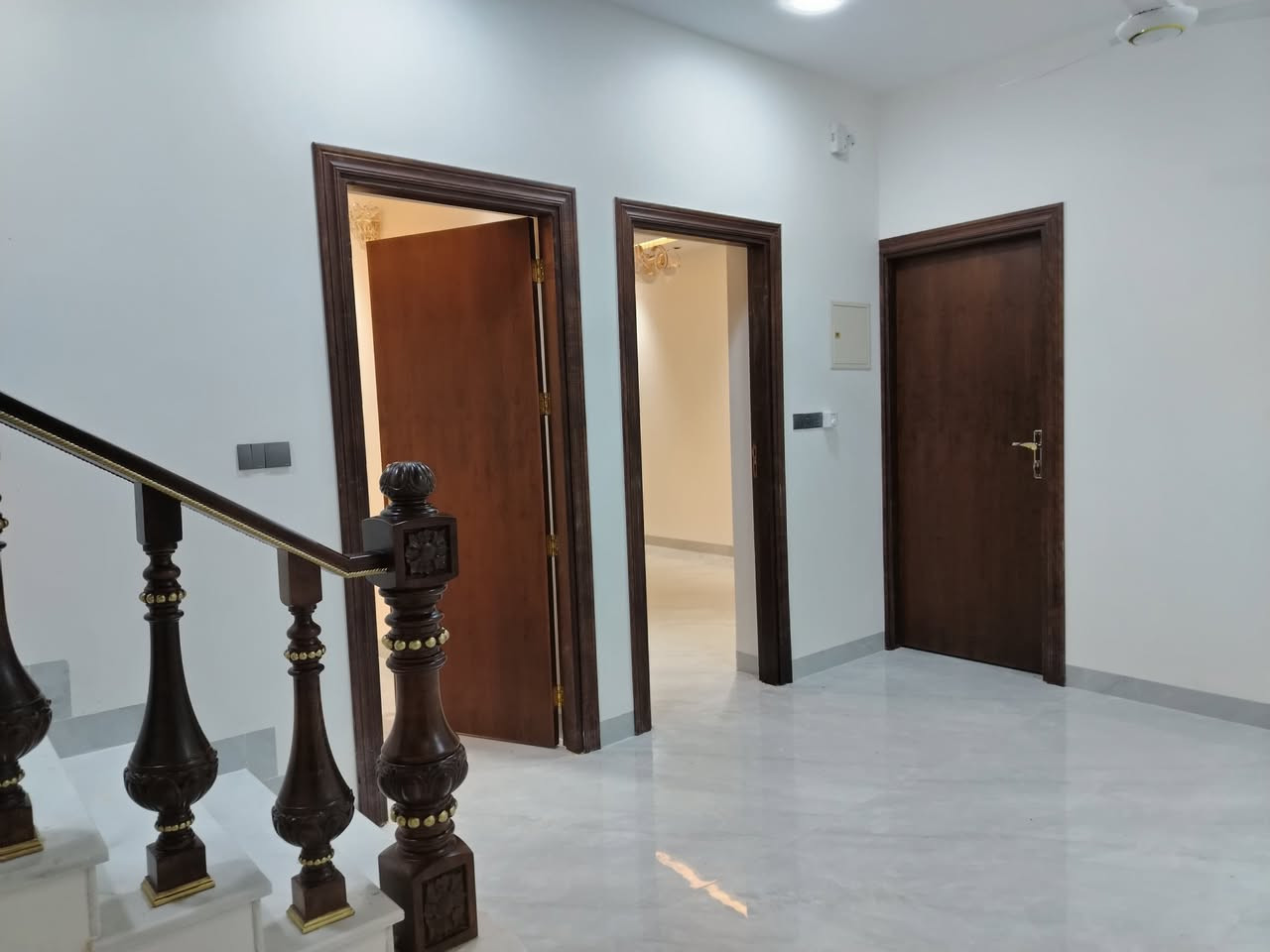 وجبه جديده من الجرابي
ورشة الفرشاة الذهبية لصبغ الموبيليا بأنواعها
صبغ ابواب بني محروق مطفي
الأنبار - هيت -الزهور الأولى قرب متنزة الزهور
هاتف ***********
واتساب
