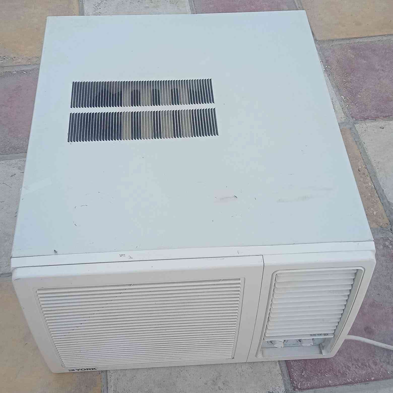 مكيف طنين للبيع شغال بس حار يمكن نقص غاز ب ١٦٠


**إذا كنت صاحب هذا الإعلان وتريد حذفه لأي سبب، رجاءا أرسل رسالة إلى الدعم الفني**