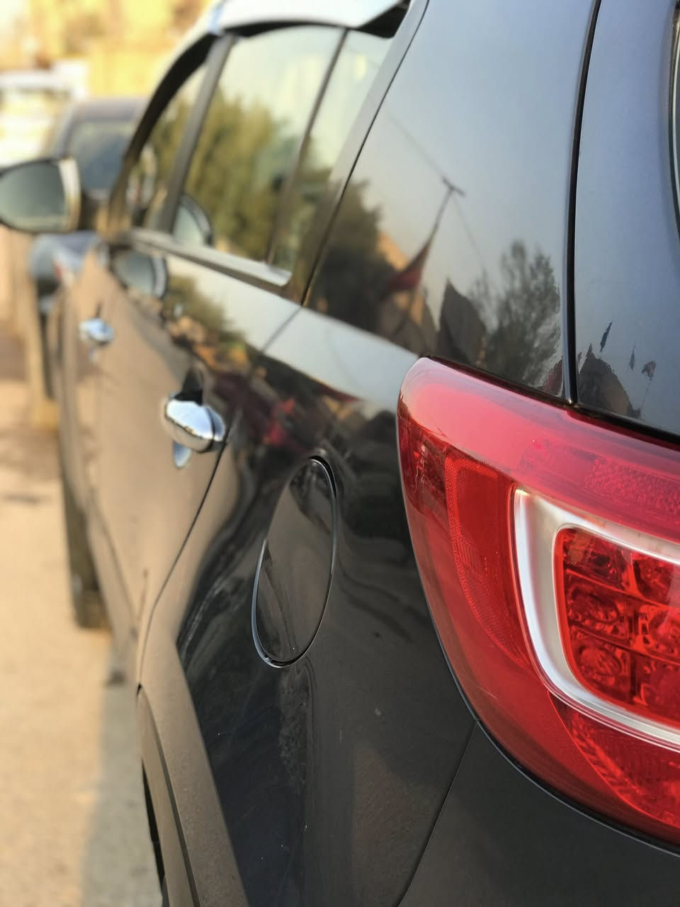 السلام عليكم سبورتج موديل2011  خليجي   السياره جاهزه كير ومحرك كفاله وحداديه جديده تخم تاير جديد سياره جاهزة  
السعر130  اللاستفسار ***********
