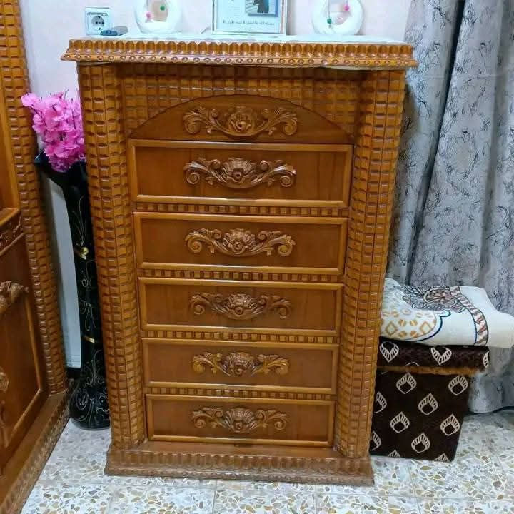 مستعدون للعمل باانواع الغرف ولاخشاب صاج +صبغ تركي ابيض حسب الموديل الي تريده وبااسعار مناسبه واقساط موجود عنوان السدة الهندية
*********** نجار قاسم الرفاعي اذ تريد بس صبغ غرف هم يصبغ
