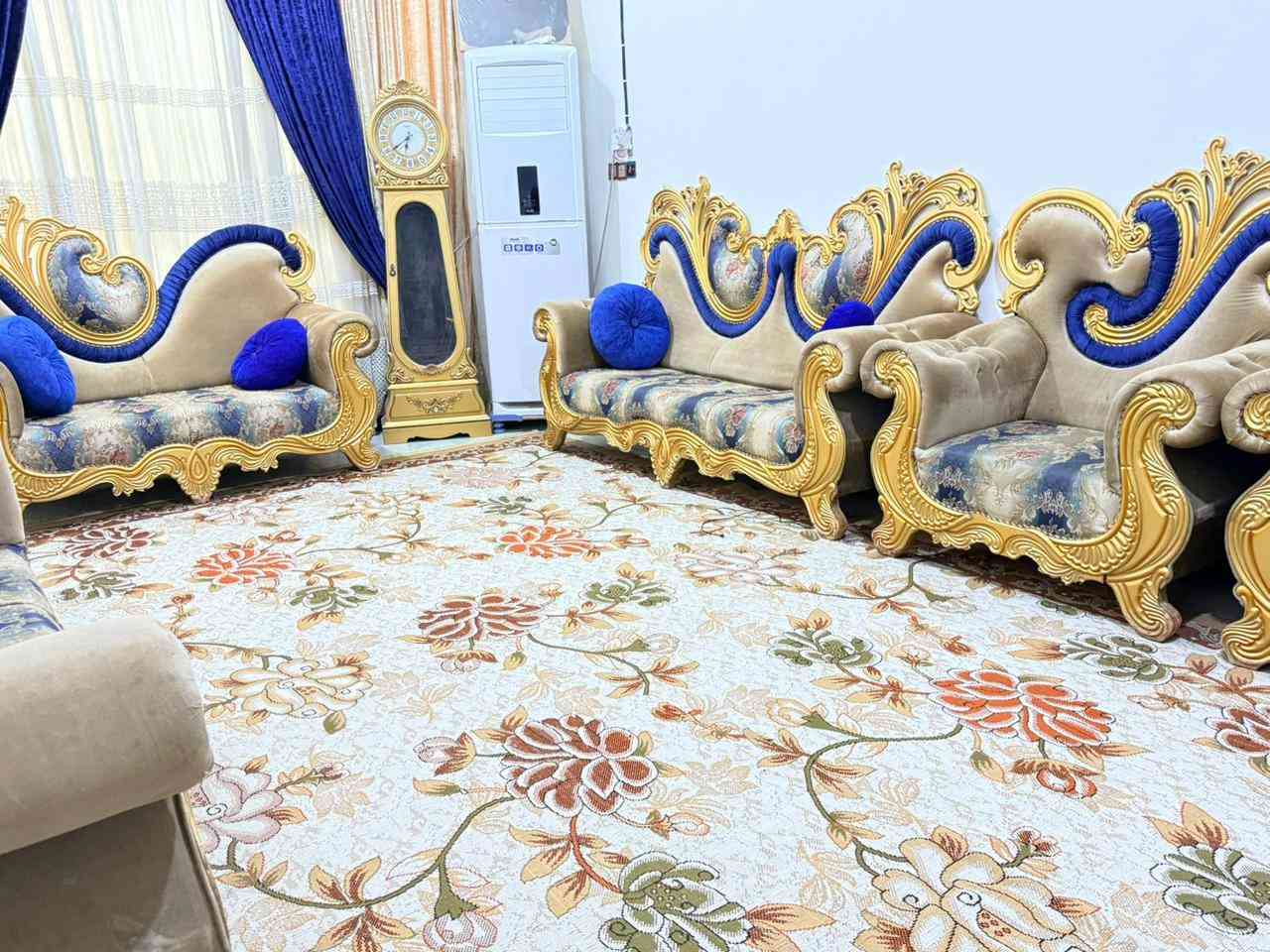 السلام عليكم تخم استعمال قليل ب 550 وبي مجال قليل ومكينه خياطه نقصها بس ابره والبرغي مال الابره ب 150 وبيها مجال‏‪0771 517 9226‬‏ مكاني الفلاحيه
