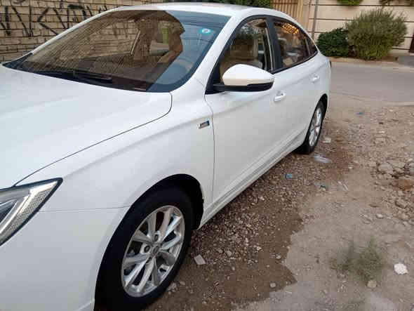 ام جي فايف / MG 5 للبيع 
موديل ٢٠٢٣/ ماشيه ٦٠الف

رقم اربيل الانكليزي / لون ابيض

 تحويل مباشر / محرك 1500 تنفس طبيعي 

سبير منازل / ارضياتها الأصلية

مواصفات السيارة فئة استندر STD 

شاشة اصلية / تحكم استيرن جهتين 

اشاير بالمري / تبريد شاشة / نضام ايكو اقتصادي 

كروز مثبت سرعة / داخل بيجي واسود /

السيارة مكفولة من الصبغ والتبديل

جديدة وبدون كل نقص ان شاء الله 

#السعر 106 وبيها مجال 

مكان السيارة / بغداد /السيديه

الاستفسار ***********

متوفر واتساب واتصال
