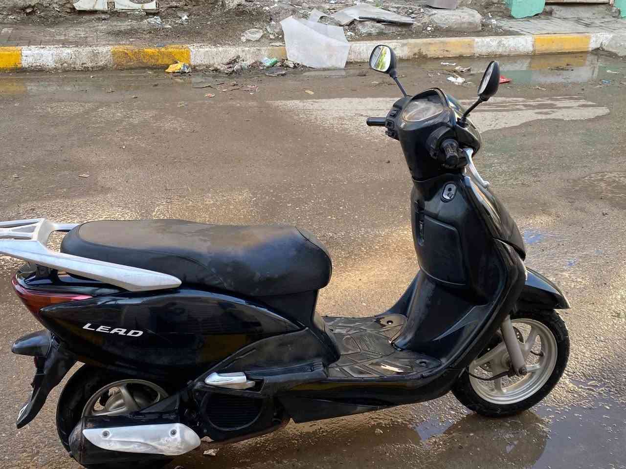 دراجه ليدي حديث الدراجه نضيفه ومامتعوبه 
والمكينه مجفته جديد معدل 90 100 
السعر 680 بي مجال حك الجيه 
***********
***********
