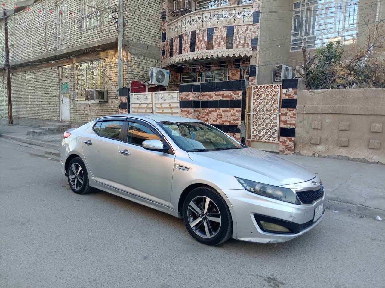 كيا اوبتيما موديل 2014 محرك 2000 ممتاز كير ممتاز حداديه جيده سياره تخم تاير كهربائيات اكلها بلاديه وكلها شغاله تبريد شغال تدفئه شغال تبريد قطعتين شاشه كبيره كشنات جلد حساسات خلفيه تحكمات ستيرن لايت عالي ناصي زنون السياره يوجد صبغ بيها فقط ثلاث قطع السعر 98 بيها مجال بسيط الاستفسار على هذا الرقم *********** محمد العنوان بغداد الشعب
