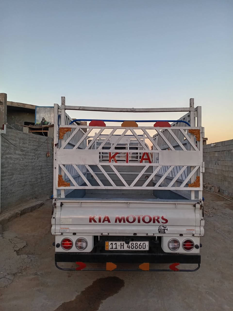 محجر كيا فحل للبيع السعر٤٠٠ ولي مجال***********
