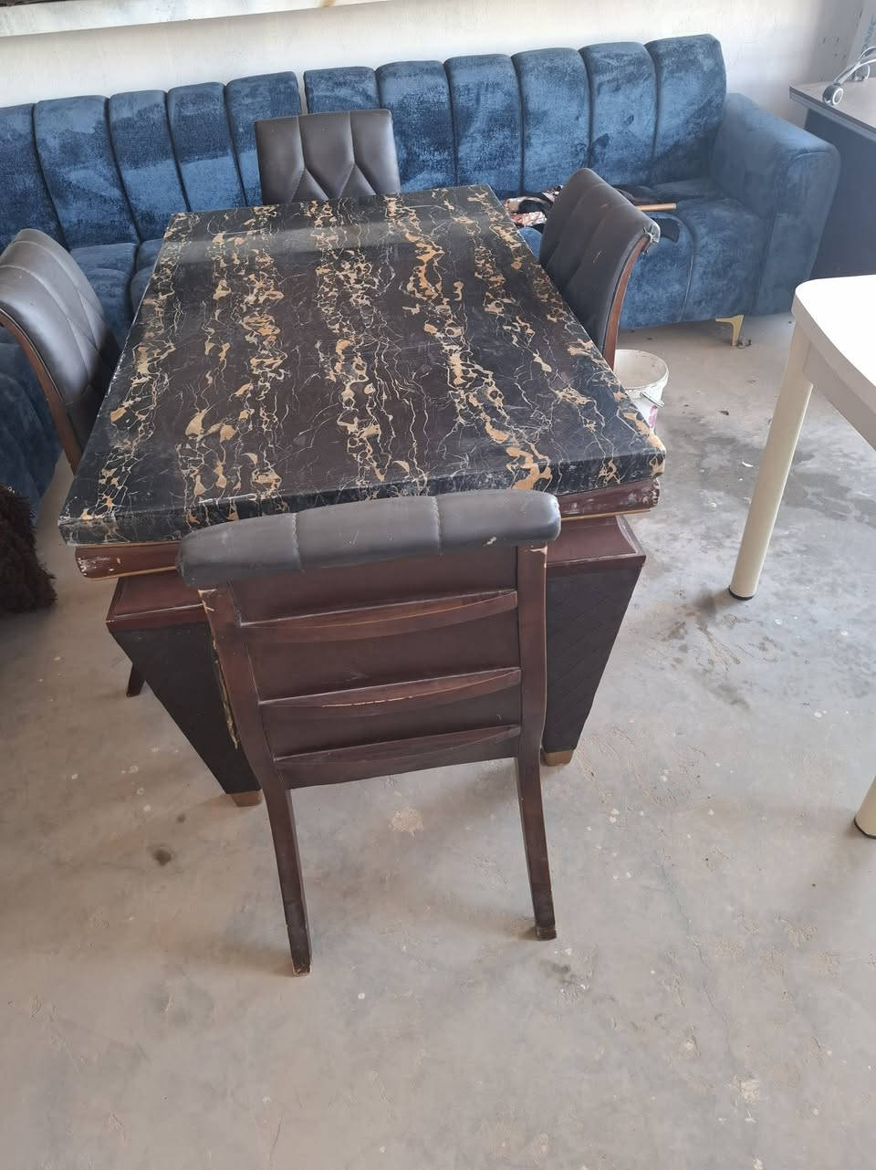 ميز طعام باله ماركه تركي مرمر وعادي الحمزة الغربي مجمع ضرغام ***********
