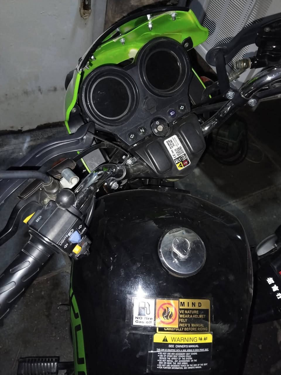 دايوان 2025  رقم اربيل محرك 200cc دراجه ناعمه وجديده وضع الشركه
ماشيه 4000 وشويه بعدها بأسم المعرض تحويل مباشر سنويه لل30 تنتهي السعر (2400)وبيها مجال عنواني بغداد الحسينيه راشديه ***********
