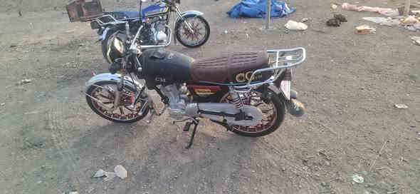 السلام عليكم
للبع دراجه موديل ٢٥

بعدها جديده استعمال شهر واحد

مكنها الدور السعر ٨٢٥ وبيها مجال

***********
