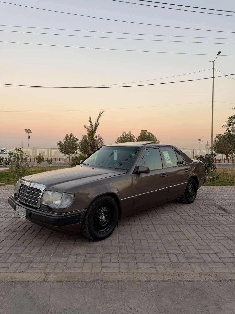 #مارسدس_بنز موديل ٨٩ سياره جاهزه كير ومكينه vvt وحداديه وتخم تاير تبريد شغال سنويه ماساقطه مكفوله من الضربه القويه بيها طخه ب الجاملغ الخلفي السعر ٤٥ بيها مجال مكاني نجف ***********
