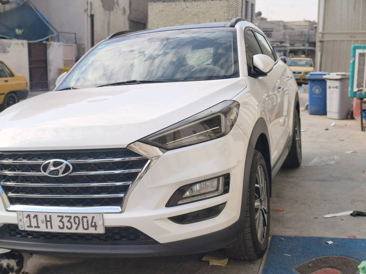 السلام عليكم
للبيع توسان موديل 2019 الكاصد 
السعر 195$ 
فول عدا البصمه
بانروما 
كشنات جلد 
داخل صاج 
خمس عدسات
بك لايت لد
لد امامي
شاشه كبيره 
كامرتين اماميه وخلفيه
ثلاجه 
قطعتين تبريد 
كروس مثبت سرعه
وباقي الموصفات معروفه 
ملاحظه السونر قديم قبل الشخط المذكور السياره بيه بلباب الخلف الصدر شخط ومسحوب كارت عل كد شبر ونص ومكانين بارد مو واضحات 
مكان السياره الكسره 
*********** ارجو الاطلاع عل التفاصيل قبل الاتصال
