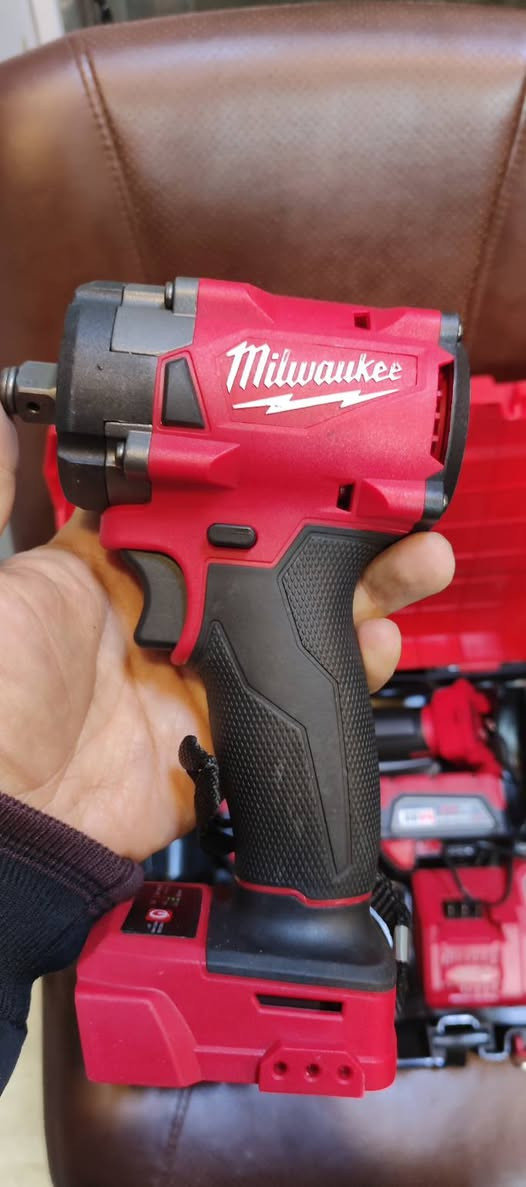 دريل لقمة وكوسرة شحن شركة ميلوكي يجي بيه سرعات وبطاريتين بيه وشاحنه جديد لوك


**إذا كنت صاحب هذا الإعلان وتريد حذفه لأي سبب، رجاءا أرسل رسالة إلى الدعم الفني**