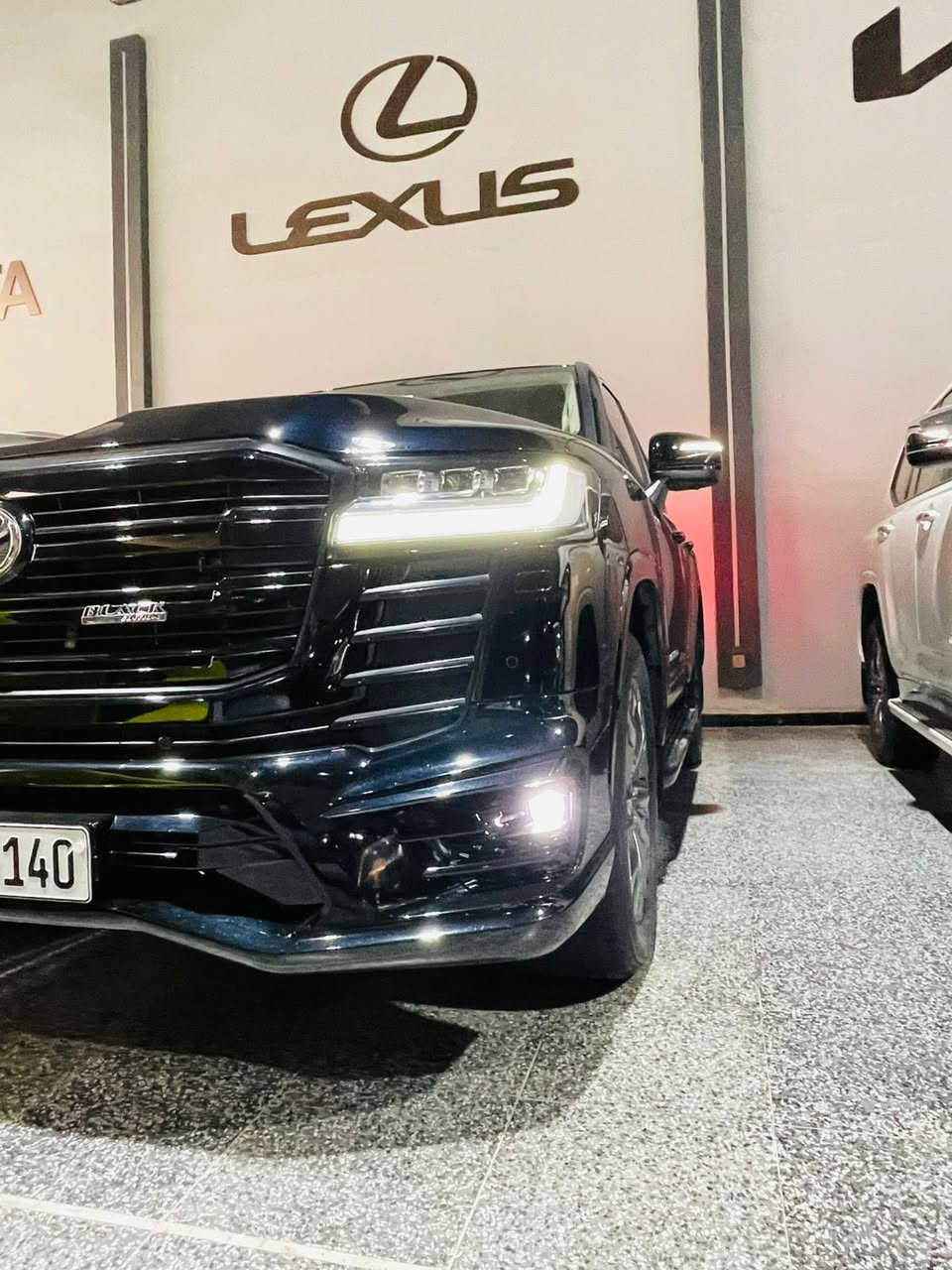 يالله
سلام عليكم لاندكروز VX2024 اصل وبالتكمه 2024 شهر ال8 السياره ساز باب اول اصل لمتتد بلاك اصل مضلل بالسنويه ماشيه 23الف بعدهة بالضمان كفاله عامه من كلشي كتلوكات وبصمه الثانيه والكاعيات والسماعات العده كله مامستخدمه بعده بالكارتون السياره بعده بحاله الوكاله الزيرو المواصفات 
1- بصمه + بصمه ابواب 
2- سلايت 
3- كشنات جلد + كهرباء + ذاكره + تدفئه تبريد 
4- كشنات الخلفيه كهرباء 
5- شاحن لاسلكي 
6- 5 كامرات اصل 
7- 3 شاشات 
8- صندوك كهرباء 
9- رادار امامي 
10- نقط عمياء 
11- طفايه 
12- تشغيل عن بعد 
13 اشاير لكزز 
14- كيجات دجتل 
معروفه مواصفات VX فول للخير وبلاك ولمتدد ساز اصل وبعده بالضمان مال الشركه ساز ومضلل بالسنويه رقم وهزه وفحص وسنويه كله جديد 
الاستفسار (***********)المكان بغداد معارض النهضة فرع الثاني
