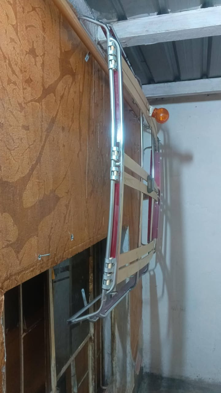 سلام عليكم سله علي الحداد نضيفه بعدهي بلايلون هيه ونزالها سعر 150 مكان بصره الاصمعي  جديد قرب جامع سهلاني ***********
