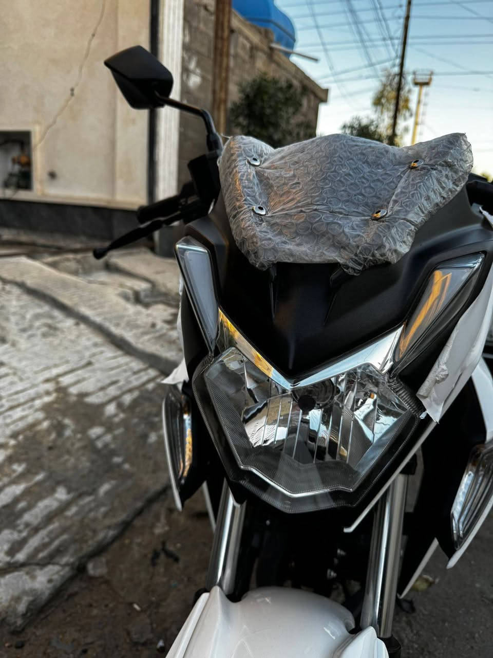 دراجه هاوجي DF جديد بكل معنى ماشي ٢٠كم فقط مسجل السعر ٢٣ وبيها مجال شي قليل للاستفسار رقم صاحب الدراجه مكان الدراجه الرمادي شارع ٦٠ ‏‪0781 707 9059‬‏
