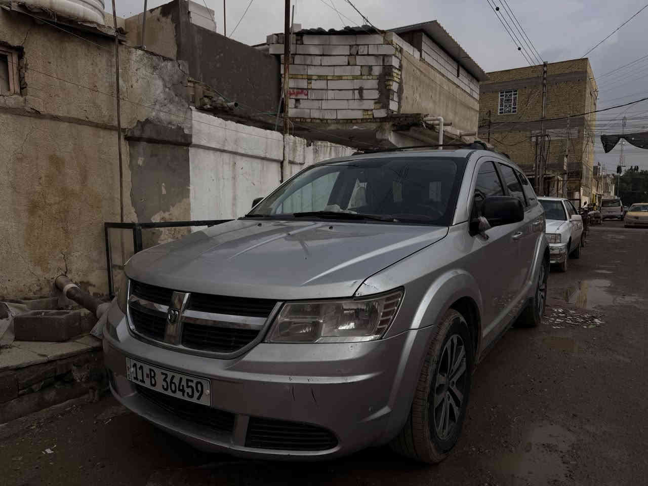 للبيع سياره جورني مديل 2009 مكينه 4 سلندر ٥ راكب قطعه وحده تبريد رقم جديد بغداد شرط المداور بيه ضربات بسيطه بدون تبديل موضحه بالصور الي مأشر عليهن فقط هذني بدون دواخل الجامل الخلفي بدون داخل ضربه بسيطه مرجعه صابغه والباقي بالباب ضربه ومرجعه بارد عوزه ترتيب والجامدغ الكدام خشمه موضح بالصوره ضربته كلش حلوه يعني الجناي ياخذه يخليه جواه سياره عضمة حلوه كما موضح بالصور واحله مكينه وكير توني مبدلهن جدد بس الكير بيه قطع بالضفيره والكهربائي كال جيبه اعالجه بس انه ما فارغ عندي دوام الله شاهد لي يجي ياخذه اوديه للكهربائي لو هو عنده كهرباىي بكيفه والكير كفاله انطيه لك بي شي غير الي كلتلك عليه ترجع السياره والسياره جاهز مجهز من كلشي مكاني ذي قار قضاء النصر السعر ٩٥ وبيه مجال بسيط حيل ***********
