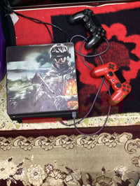 بلايستيشن ٤ سلم • ٢ جوستيك • ٨ ألعاب