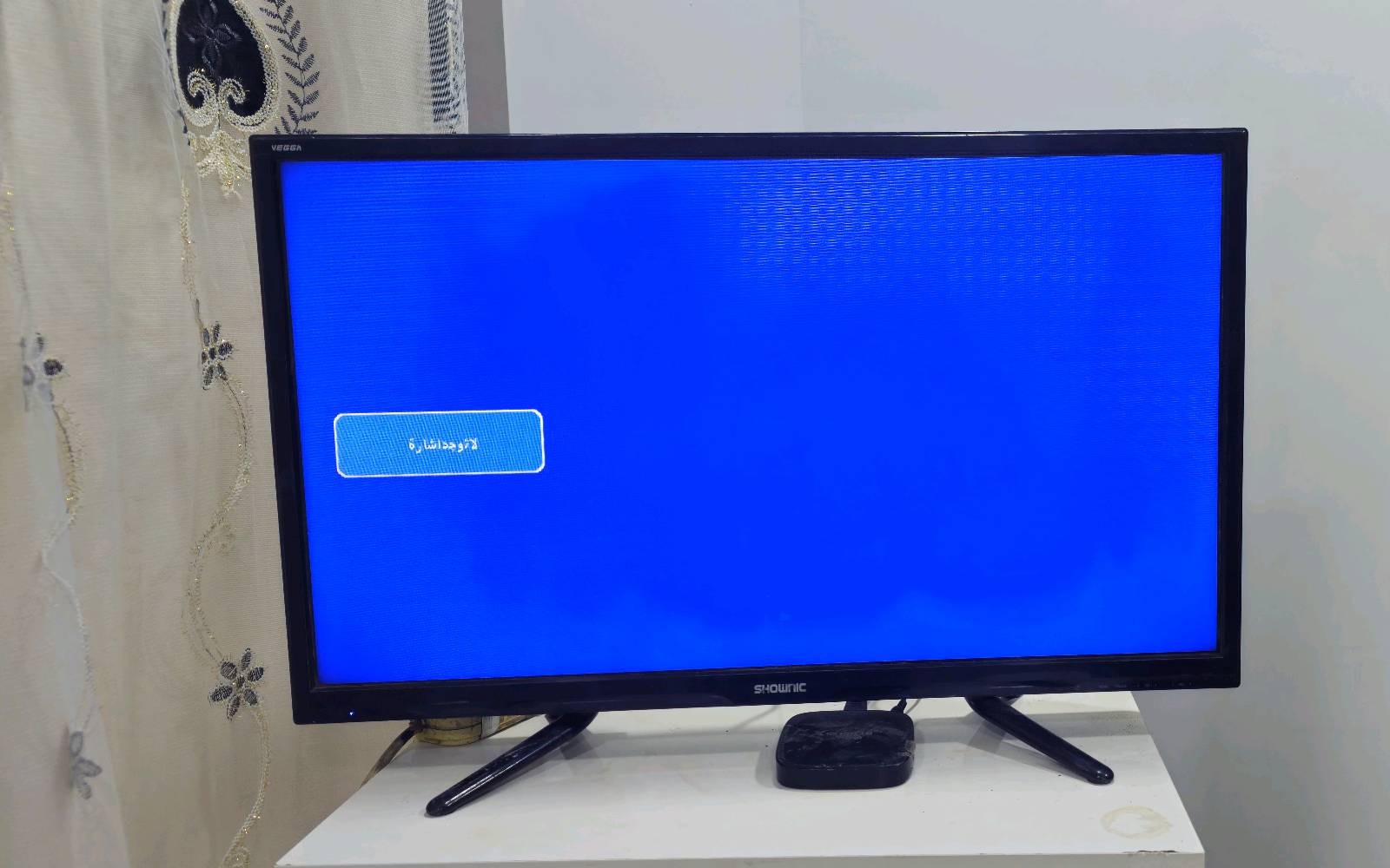 تلفزيون Shownic بحالة جيدة جداً، مع شاشة واضحة وملونة. مناسب لأي غرفة في المنزل. يرجى الاتصال للاستفسار عن السعر والموقع. متوفر للمعاينة في أي وقت.