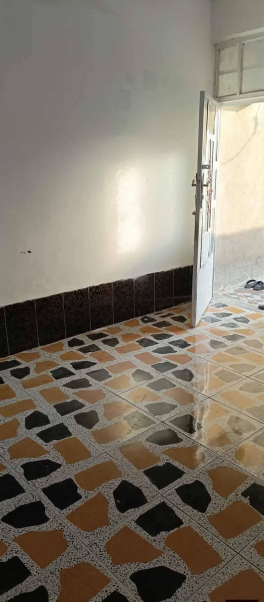 بيت للبيع طابو صرف
حي الزهراء بشارع العماره 

المساحه 200م      طابو صرف 

بيتيحتوي علا غرفه 5/50 ×4

استقبال 6×4

صاله 5×4

مطبخ 4×4

هول 5/50×3

حمام داخلي 

وصحيات شرقي وغربي 

لتصال ‏‪***********‬‏
