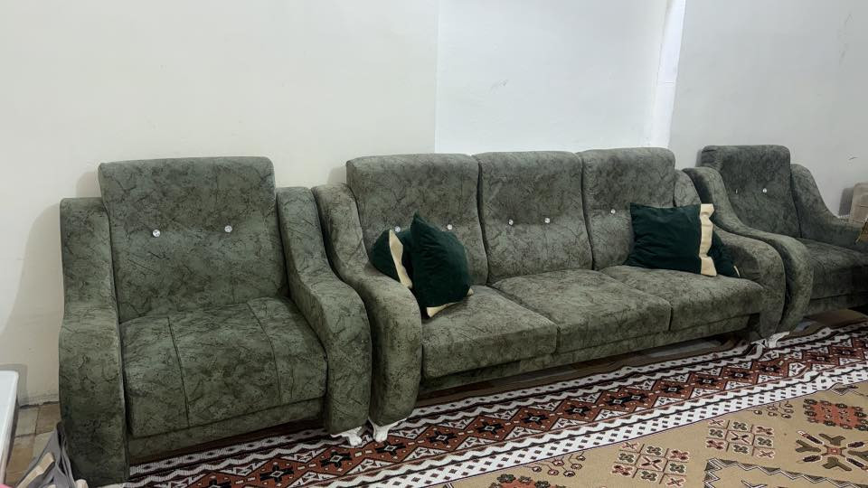 غراض للبيع بسعر مناسب 

الرقم ***********
