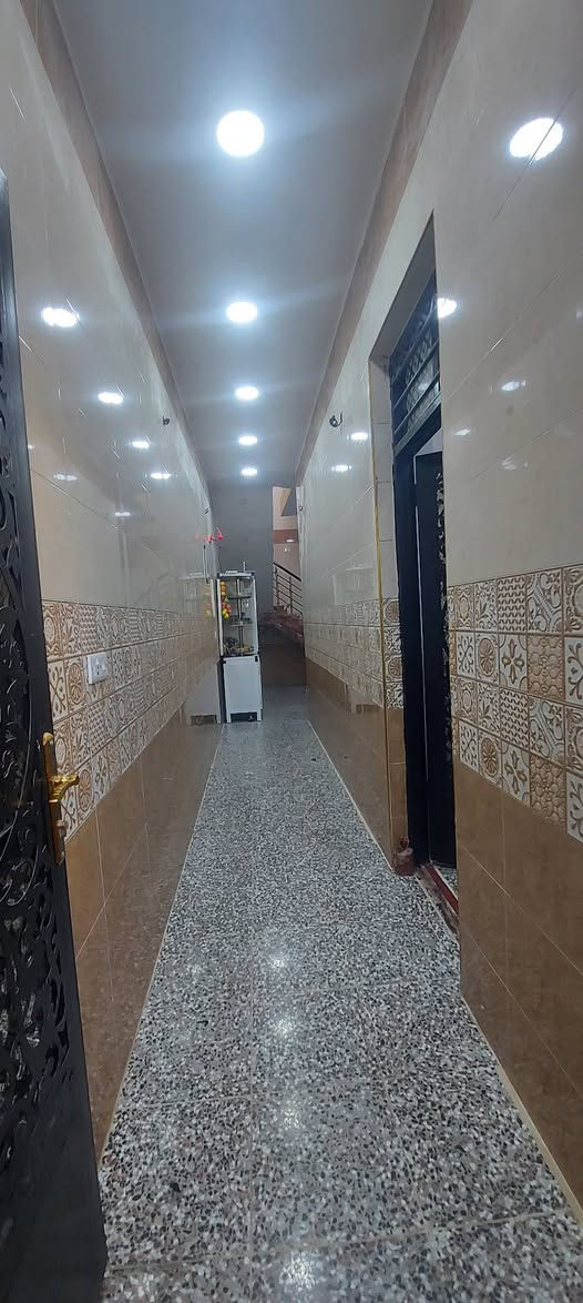 السعر ٨٠ وبي مجال بسيط بيت زراعي سند ٢٥ المساحة ٧٥ طابق واحد الشعلة مدخل شارع ٦٠ شارع ابو طيارة البيت جاهز للسكن كامل الخدمات من كل النواحي للإستفسار الاتصال على الرقم ***********
