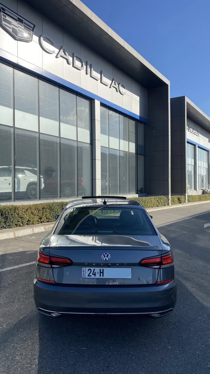 Paasat SE full
باسات SE موديل 2020 كلين تايتل مكفولة من الصبغ بيها تعديل بسيط بالبوند فقط بدون ايرباك بدون دواخل السيارة جديدة بالباكيت ماشية 49 ميل الف حقيقي كير ومكينة بشرط 
مواصفات : 
*بصمة 
*سلايد 
*كشنات جلد
*تدفى بالكشنات 
*تبريد قطعتين 
*تبريد منفصل 
*رادر امامي 
*رادر بالمري 
*كروز سرعة 
وباقي مواصفات المعروفة 

السيارة مكانها دهوك معارض الجديدة 

السيارة مرقمة دهوك كاملة شرط التحويل 

للاستفسار الاتصال على الرقم  

***********
