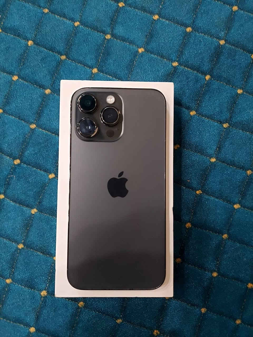 سلام عليكم للبيع ايفون 14 برو ماكس نموذج M وارد امريكي ذاكره ٢٥٦ بطاريه ١٠٠ جهاز مبدل شاشه ٣خيارات فيس ايدي شغال وضهر شرط شرط ب ليزر مبدله  جهاز كلش نضيف مال جناي يجي ويا كارتونته الصليه وشاحنه وكفر  رايده ب٦٥٠ وبي مجال قليل مكاني نجف حي ميسان وهاذه رقمي ***********
