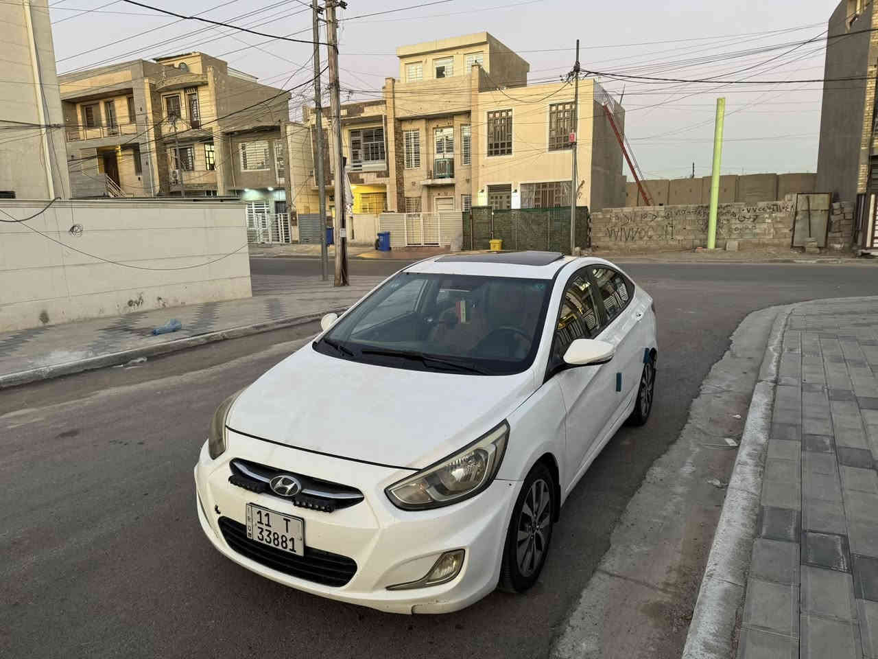 اكسنت 2016فول
محرك 1600
سياره جاهزه من كلشي وعليهه ادامه كامله ربع مذب عليهه 
العنوان بغداد
رقم تلفون ***********
