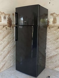 ثلاجة Vistel درجة اولى ومداخلة اي تصليح لون مميز واي عيب مابيها شغالة ...