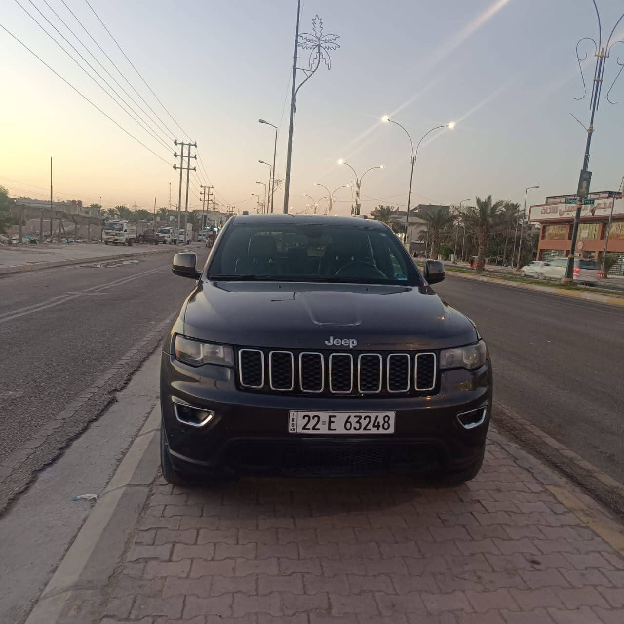 سلام عليكم جيب لاريدو موديل 20 موصفات فول ماعدا بانوراما محرك 6 سندار مكاني كربلاء ***********

