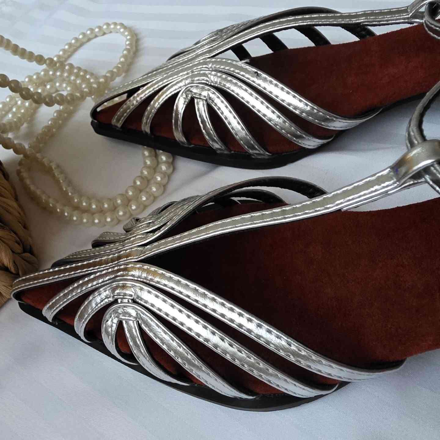 ☀️نتلي ستور☀️
ارتفاع الكعب3سم(فضي-ذهبي) 
☀️قياسات(37-38-39)قوالب مضبوطه
☀️السعر28
☀️يوجد توصيل لجميع المحافطات5000


**إذا كنت صاحب هذا الإعلان وتريد حذفه لأي سبب، رجاءا أرسل رسالة إلى الدعم الفني**