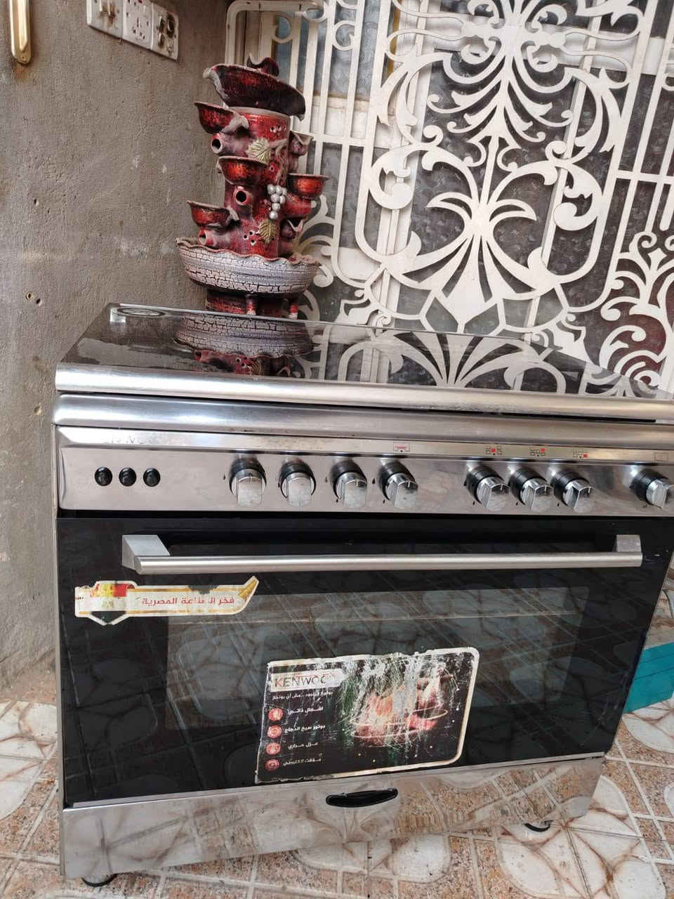 طباخ كينوود مصري
نظيف اي نقص مبي

العيون 5 شغالات

الافران 2 شغالات

مكلفه بل نشر الشراي يتصل عل صاحب الرقم ***********
