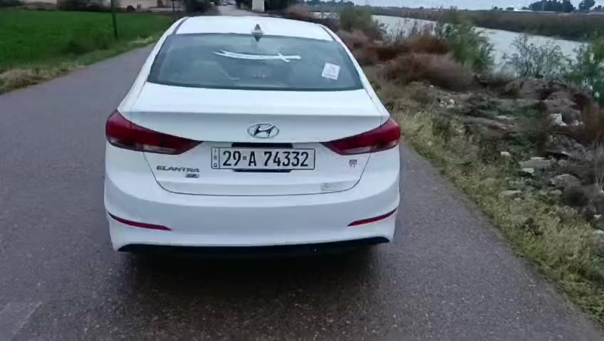 السلام عليكم النترا موديل 2017 وارد امريكي كلين بدون ضرر كلها ليبل واحد رقم واسط دولي بأسمنه تحويل مباشر سنوية للـ29 محرك 2000دوش محرك وكير مكفولات كير 6 نمر تبريد تدفئه شغال تخم تاير جديد حدادية امامي وخلفي جديد شاشه حساسات تحكمات ستيرن علماً السيارة بيها رشات صبغ اثر تكشير السعر 110 للأستفسار اكثر (***********) العنوان واسط،غير متواجد على النت
