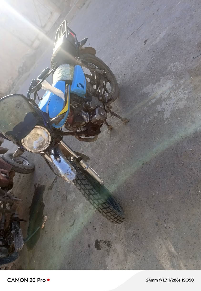 سلام عليكم دراجة شاينك مديل 2023 لبيع *********** دراجة خير من لله چنت اشتغل بيهة بس عتازيت
